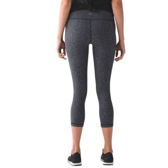 LULULEMON ATHLETICA Wunder Under Crop (Hi-Rise) 23' Size 6 - Picture 2 of 5